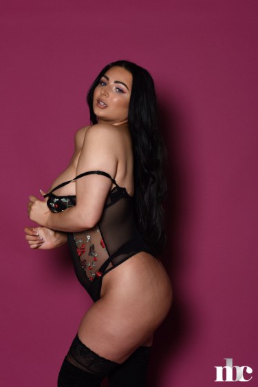 Foxy Lucina In Lingerie And Boots 10