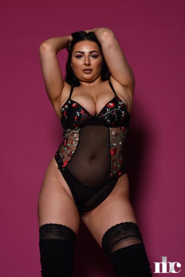 Foxy Lucina In Lingerie And Boots 6