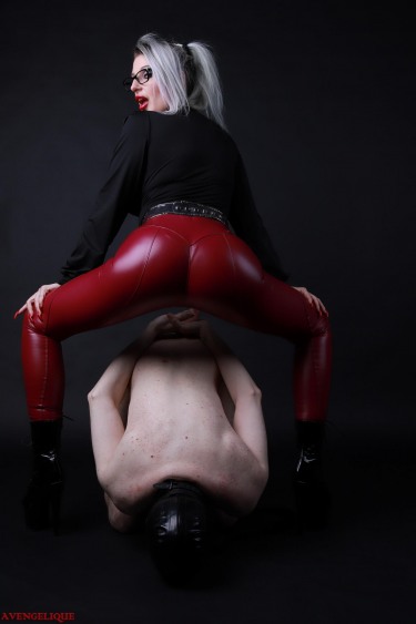 Goddess And Her Slave 14