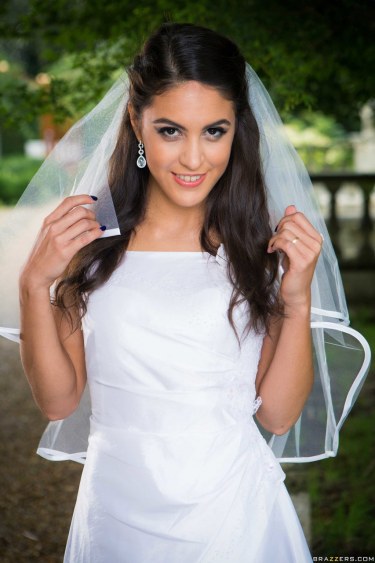 Hot Brunette Bride Carolina Abril In The Garden 6