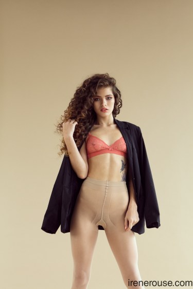 Irene Rouse In Fashion 3