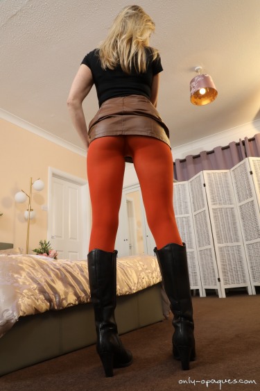 Ivy Brown In Orange Nylons And Boots 8