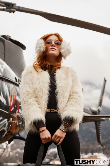 Jia Lissa In Boots 5