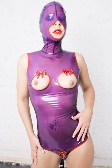 Julie Night In Latex And Stockings 11