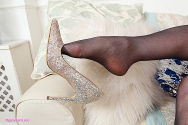 Karina Masturbates On Sofa 10