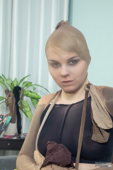 Kira Goes Mad For Pantyhose 16