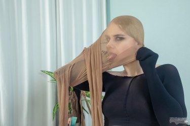 Kira Goes Mad For Pantyhose 8