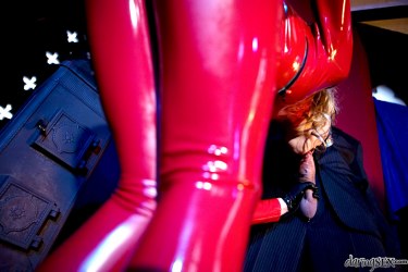 Latex Glad Diana Doll Gets Fucked 5