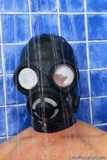 Latex Lucy Bathroom Fuck 5