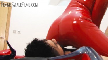 Latex Smother And Cbt Surprise With The Hunteress 7