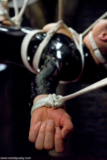 Lesbian Bondage With Princess Donna Dolore And Sandra Romain 4