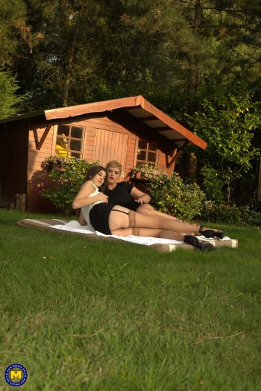 Lina Luxa And Valentina Babe Outdoors 6