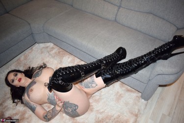 Lucy Ravenblood In Boot Bitch 7