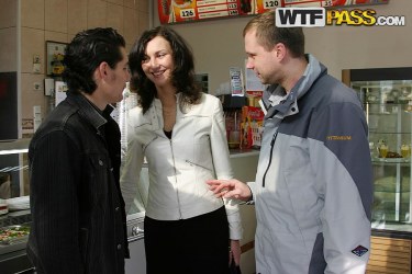 Luda Hooks Up In Public For Sex 2