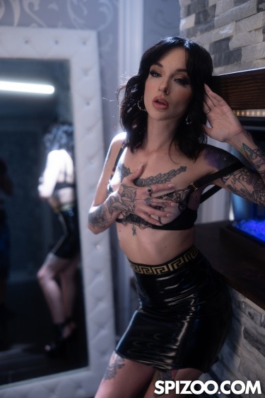 Lysagna Del Ray In Leather Skirt 2