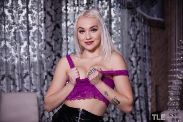 Marilyn Sugar In Shocking Stockings 3