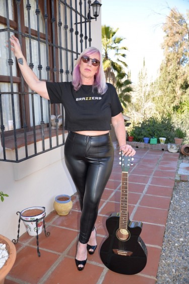 Melody In Shiny Leather Trousers 3