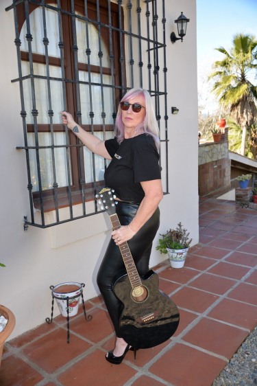 Melody In Shiny Leather Trousers 5