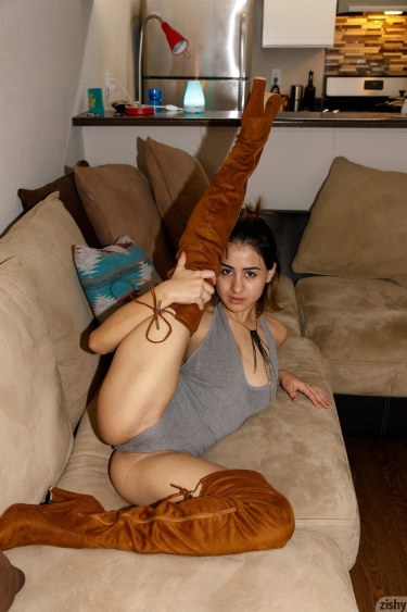 Mia Valentine In Power Hour 3