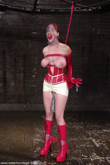 Mz Berlin Gets Wet In Red Latex 20