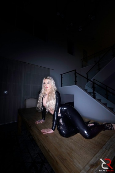Nichole Saphir In Shiny Latex 5