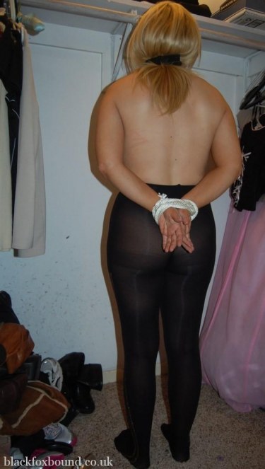 Nylon Blonde In Ropes 5