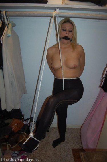 Nylon Blonde In Ropes 8