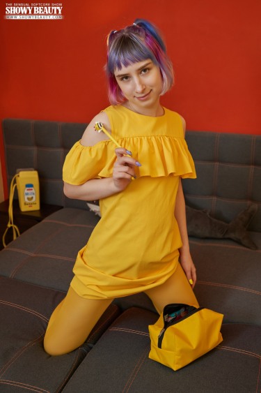 Pinky In With Bright 8