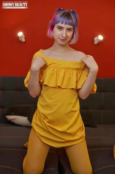 Pinky In With Bright 9