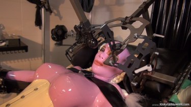 Pussy Treatment On The Stylefetish Boomer Gyn Chair 1