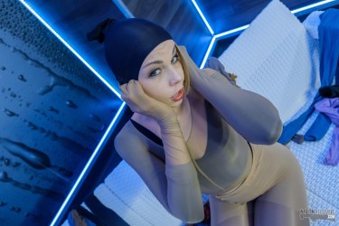 Rebekka Black Loves Wet Nylon All Over 11