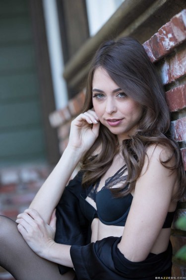 Riley Reid Outside In Black Lingerie 15