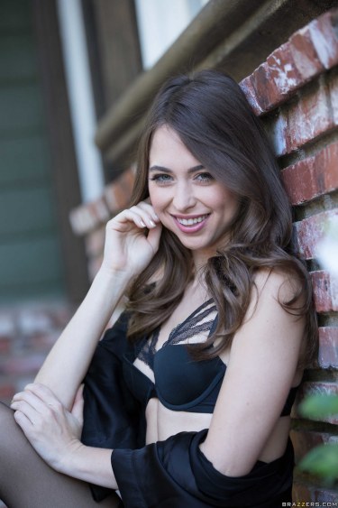 Riley Reid Outside In Black Lingerie 16