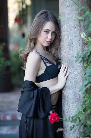 Riley Reid Outside In Black Lingerie 9