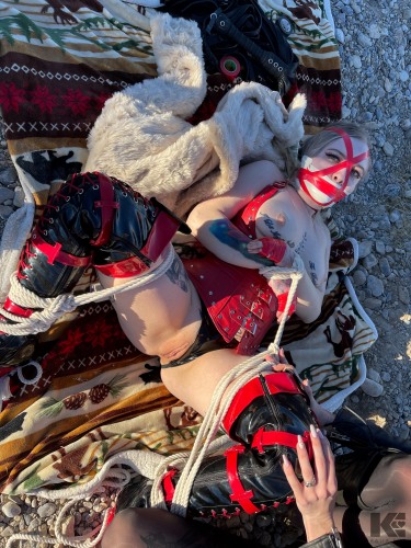 Rival Doms In The Desert 9