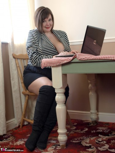 Roxy In Personal Assistant 2