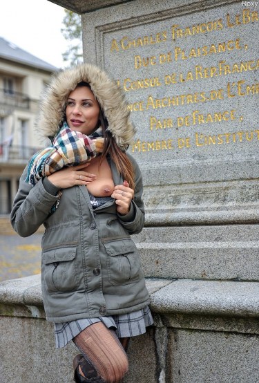 Roxy Outside In Ripped Tights 3