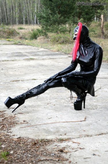 Rubberdoll With Ponytails Loves Latex And High Heels 5