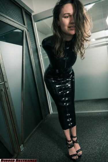 Sexy Fetish Latex Brunette 5