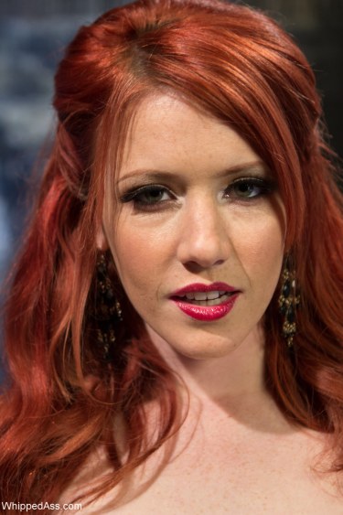 Sexy Redhead Latex Domme Elle Alexandra 10