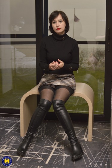 Sexy Wanilianna Doesnt Need Company To Enjoy Herself 1