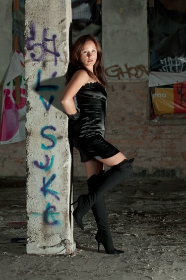 Shein Poses In A Ruin 1