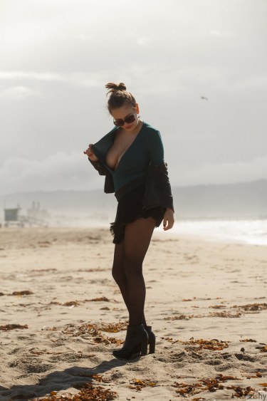 Shelley Fox Teases In Black Tights 3