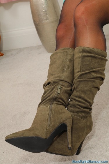 Siobhan Graves In Nylons And Boots 3