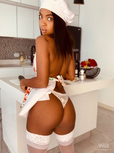 Sofi Vega In The Kitchen 12