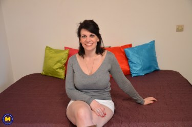 Squirting Mom Clarisse Loves To Get Some Hard Anal Sex 1