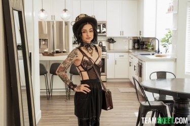 Steampunk Girl With Stevie Moon And Chris Epic 1