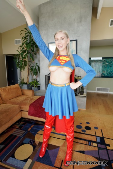 Supergirl Kay Lovely 2