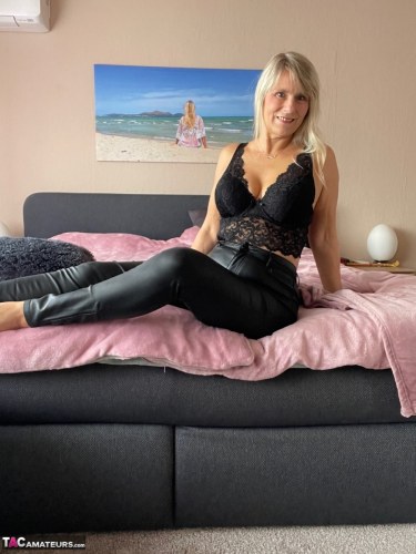 Sweet Susi Leather Bitch 10