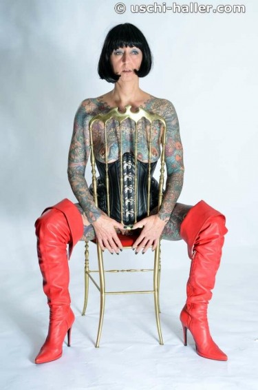 Tattoo Girl Cleo In Red Boots 12